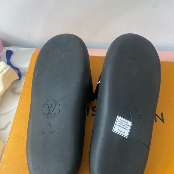 Louis Vuitton slides - Picture 3 of 8